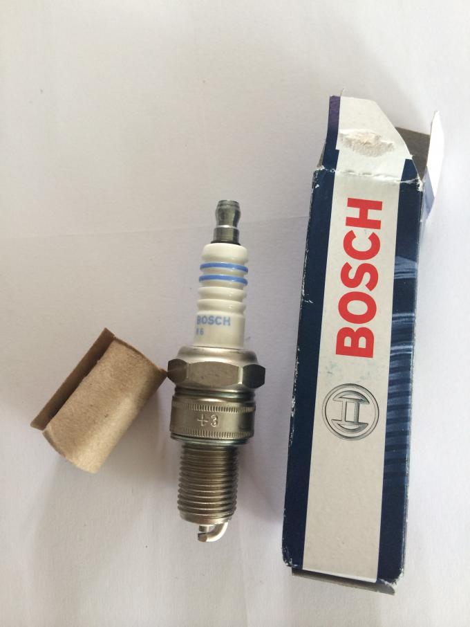 Sortilège 21mm du fil de Bosch WR8DC +3 de bougies d'allumage de résistance long 0242229656 de cuivre pour le moteur extérieur Df70 de Suzuki