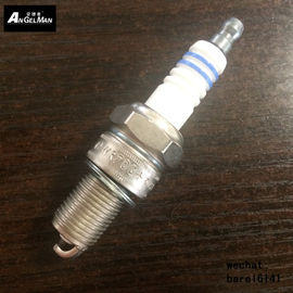 Chine Sortilège 21mm du fil de Bosch WR8DC +3 de bougies d'allumage de résistance long 0242229656 de cuivre pour le moteur extérieur Df70 de Suzuki fournisseur